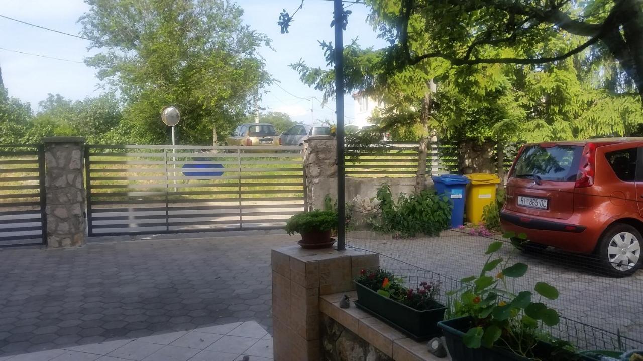 Apartmani Bozic-Omišalj Dış mekan fotoğraf